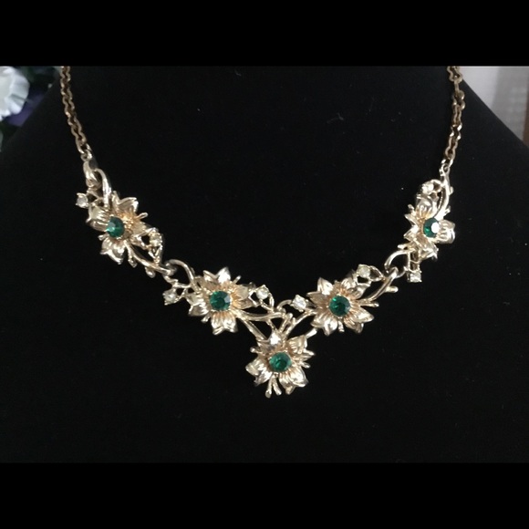 BEAUTIFUL VINTAGE GOLD EMERALD SET WITH CLIP EARRINGS - Picture 2 of 6